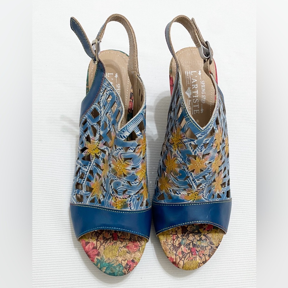 L'Artiste Spring Step Eclipsing Blue Slingback Leather Sandals - Picture 3 of 8